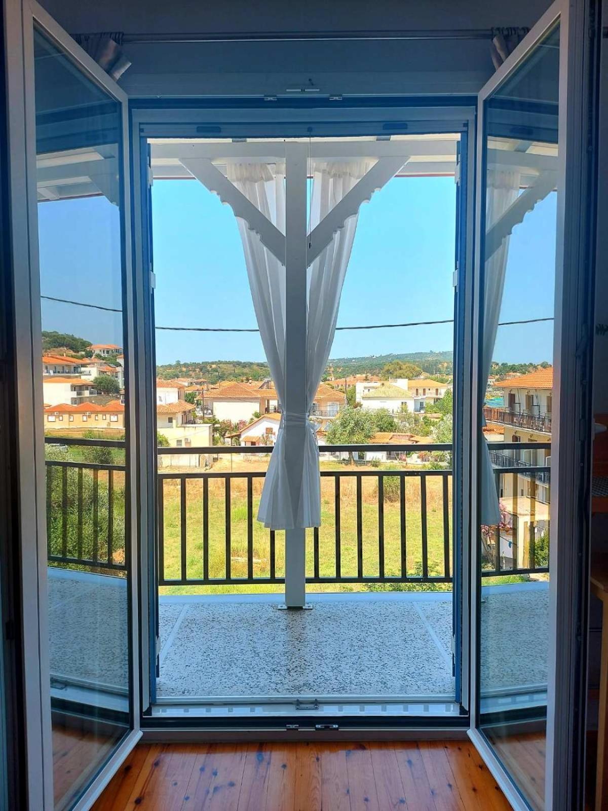 Blue Window Apartment Finikounta Exterior foto